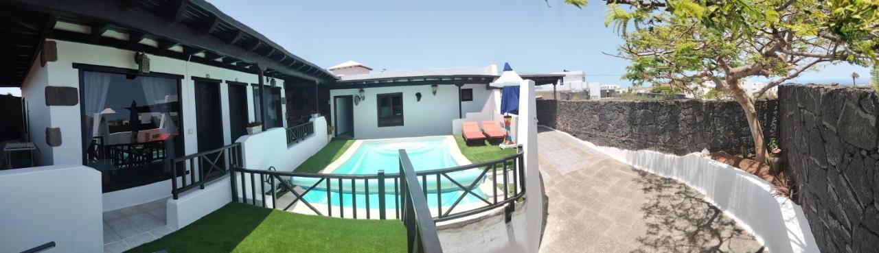 Aptos Con Piscina El Flamboyan 1 Teseguite Bagian luar foto